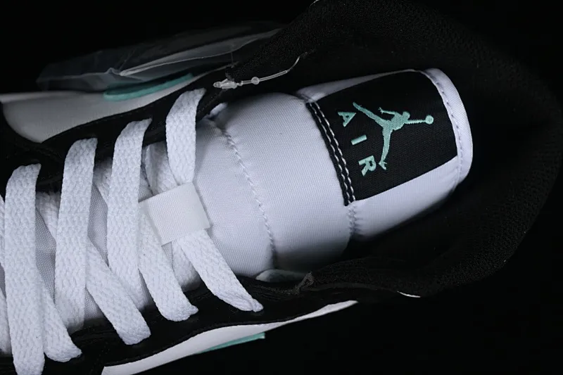 All categories Air Jordan Jordan series basketball shoes Air Jordan 1 Mid Air Jordan 1 Mid AJ1 Joe 1 white black green Chinese culture and leisure sneakers DQ8426-103
